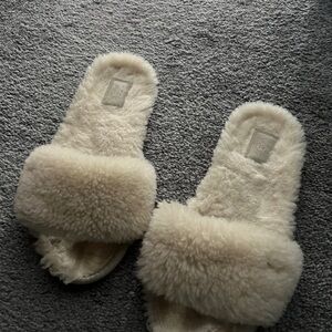 UGG Cozy Cream Fuzzy Women's Slippers
